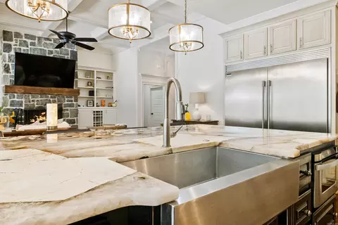 Kitchen - 9601 Highway 35, Benton, AR 72015 photo 5 of 5