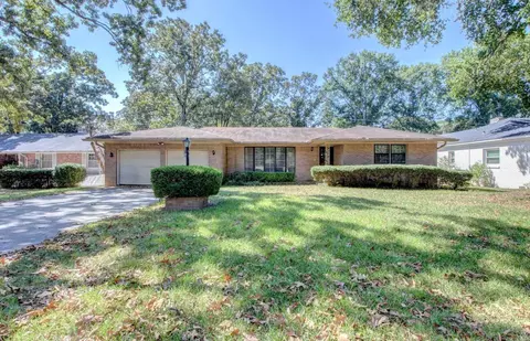 7509 Apache Rd, Little Rock, AR 72205