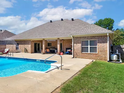 Exterior - 17 Crosswinds Dr, Cabot, AR 72023 photo 4 of 5