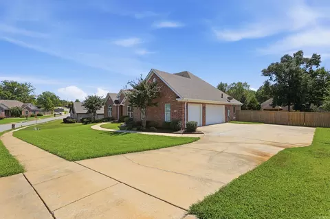 Exterior - 301 Cedar Dr, Bryant, AR 72022 photo 10 of 10