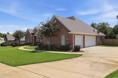 Exterior - 301 Cedar Dr, Bryant, AR 72022 photo 3 of 10
