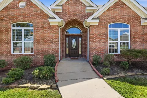 Exterior - 301 Cedar Dr, Bryant, AR 72022 photo 4 of 10