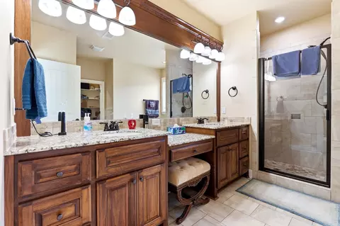 Bath - 301 Cedar Dr, Bryant, AR 72022 photo 4 of 6