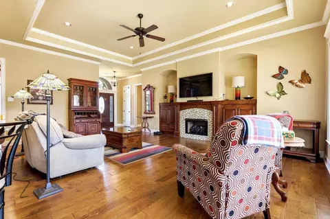 Living - 301 Cedar Dr, Bryant, AR 72022 photo 2 of 3