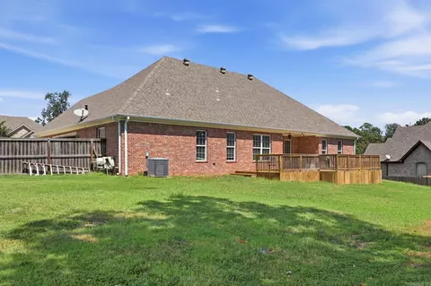 Exterior - 301 Cedar Dr, Bryant, AR 72022 photo 7 of 10