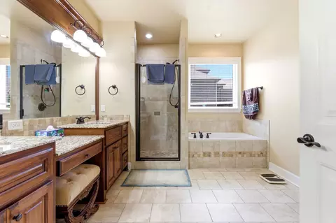 Bath - 301 Cedar Dr, Bryant, AR 72022 photo 1 of 6