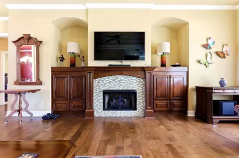 Living - 301 Cedar Dr, Bryant, AR 72022 photo 3 of 3