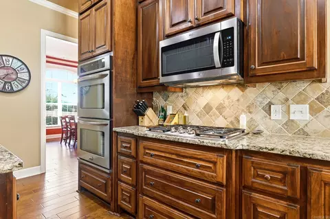 Kitchen - 301 Cedar Dr, Bryant, AR 72022 photo 4 of 6