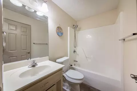 Bath - 1610 Cajun Cv, Cabot, AR 72023 photo 3 of 3