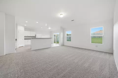 Living - 19 Winter Valley Cv, Conway, AR 72032 photo 2 of 5