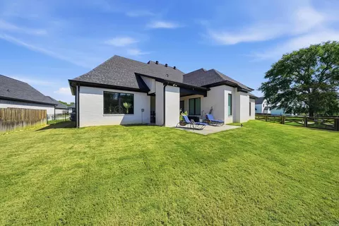 Exterior - 6912 Fields Dr, Alexander, AR 72002 photo 6 of 7