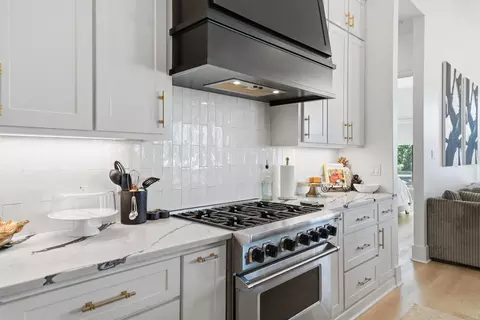 Kitchen - 6912 Fields Dr, Alexander, AR 72002 photo 5 of 7