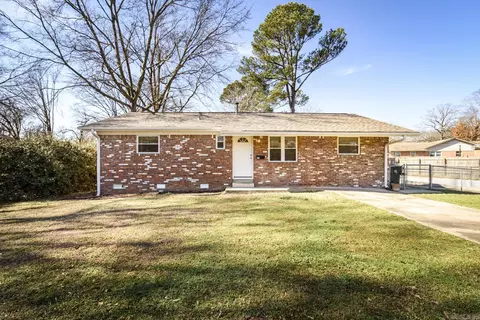 24 Sun Valley Rd, Little Rock, AR 72205