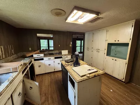 Kitchen - 13938 E Polk Rd, Alexander, AR 72002 photo 1 of 1