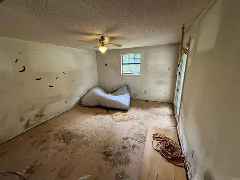 Bedroom - 13938 E Polk Rd, Alexander, AR 72002 photo 2 of 4