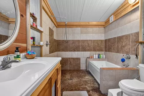 Bath - 400 Aden Ave, Haskell, AR 72015 photo 2 of 2