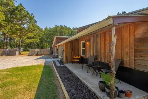 Exterior - 400 Aden Ave, Haskell, AR 72015 photo 4 of 15