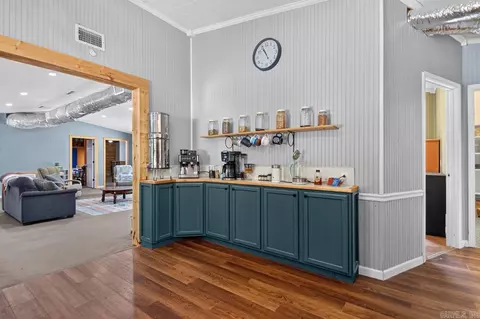 Entry Way - 400 Aden Ave, Haskell, AR 72015 photo 1 of 4