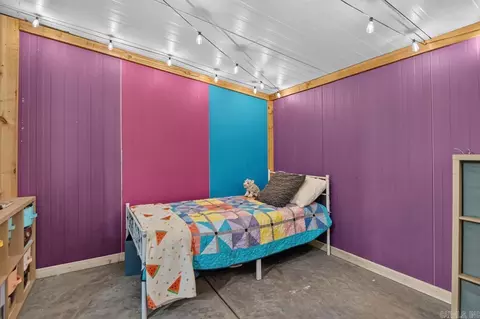 Bedroom - 400 Aden Ave, Haskell, AR 72015 photo 4 of 4