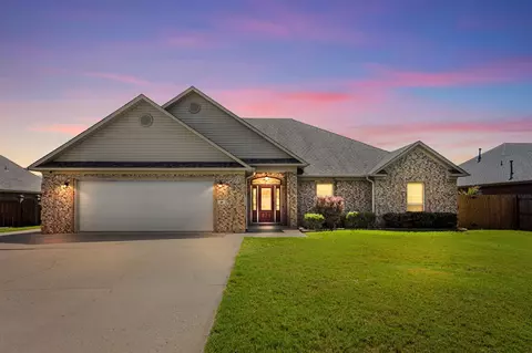 48 Lakeland Dr, Cabot, AR 72023
