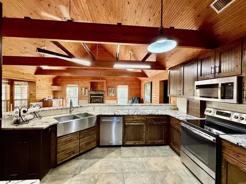 Kitchen - 451 Palmetto Loop, Bismarck, AR 71929 photo 5 of 5