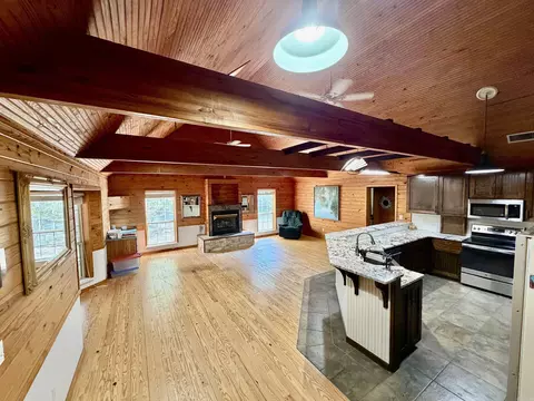Living - 451 Palmetto Loop, Bismarck, AR 71929 photo 1 of 1
