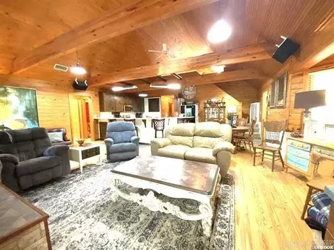 Living - 451 Palmetto Loop, Bismarck, AR 71929 photo 1 of 2