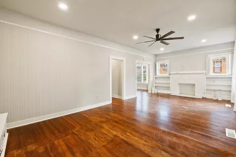 Living - 225 E Conway St, Benton, AR 72015 photo 5 of 12