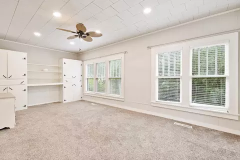 Living - 225 E Conway St, Benton, AR 72015 photo 10 of 12