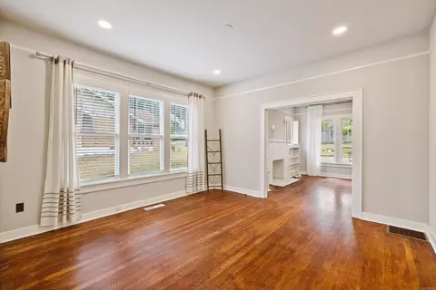 Living - 225 E Conway St, Benton, AR 72015 photo 9 of 12
