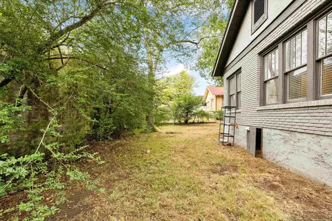 Exterior - 225 E Conway St, Benton, AR 72015 photo 4 of 7