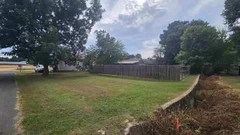 Exterior - 802 W 3rd St, Rector, AR 72461 photo 1 of 2