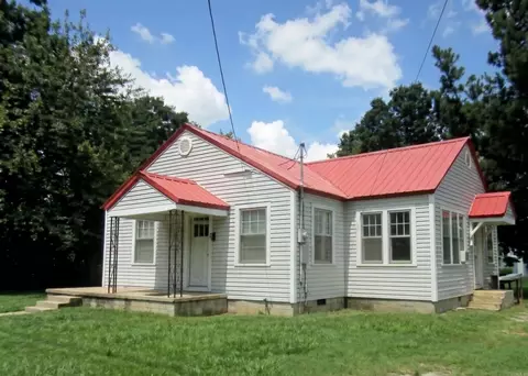 Exterior - 802 W 3rd St, Rector, AR 72461 photo 2 of 2