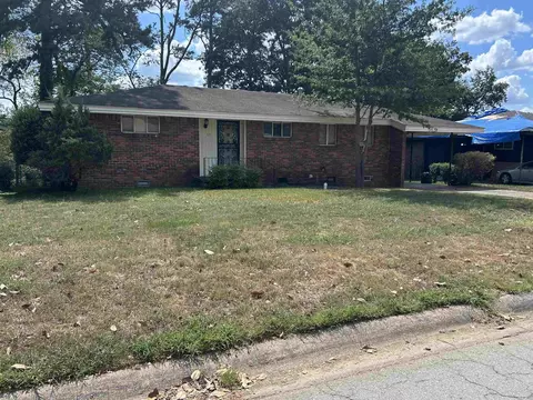 39 Broadmoor Dr, Little Rock, AR 72204