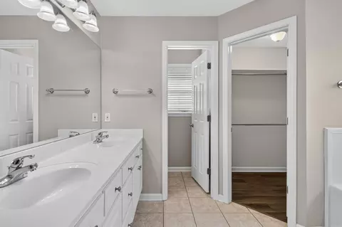 Bath - 3409 N Ridge Dr, Jacksonville, AR 72076 photo 3 of 4