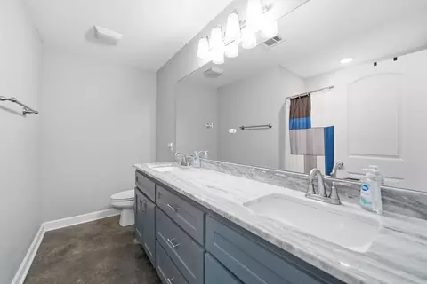 Bath - 1430 E Siebenmorgen, Conway, AR 72034 photo 1 of 2