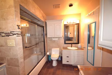 Bath - 1524 Morning Glory Ln, Bryant, AR 72103 photo 7 of 7
