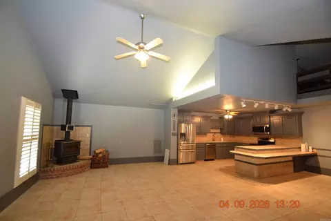 Living - 1524 Morning Glory Ln, Bryant, AR 72103 photo 2 of 3