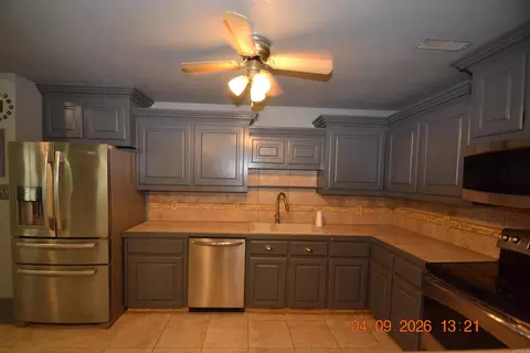 Kitchen - 1524 Morning Glory Ln, Bryant, AR 72103 photo 1 of 2