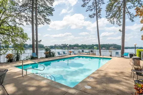 1222 Twin Pts, Hot Springs, AR 71913