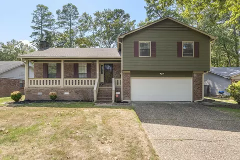 6 Clover Ct, Little Rock, AR 72210