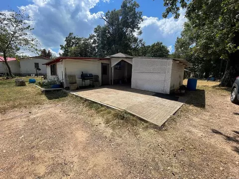 Exterior - 1118 N Pine St, De Queen, AR 71832 photo 2 of 11