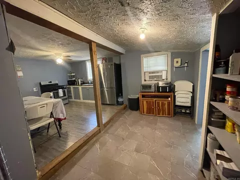 Kitchen - 1118 N Pine St, De Queen, AR 71832 photo 3 of 3