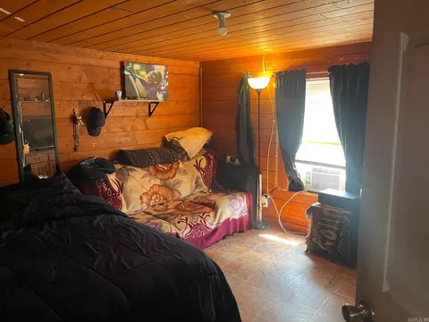 Bedroom - 1118 N Pine St, De Queen, AR 71832 photo 4 of 4