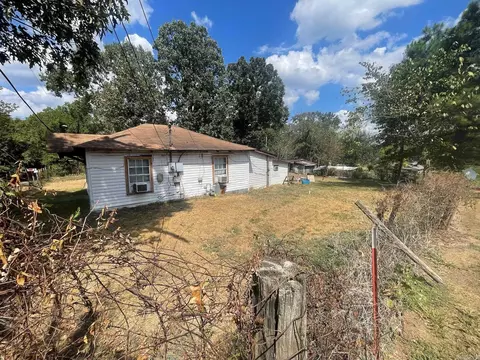 Exterior - 1118 N Pine St, De Queen, AR 71832 photo 11 of 11