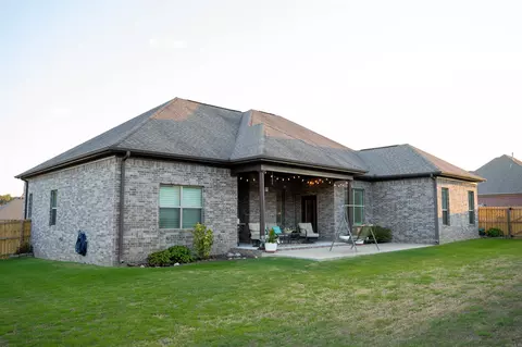 Exterior - 2406 Ramond Ln, Bryant, AR 72022 photo 2 of 2