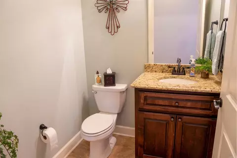 Bath - 2406 Ramond Ln, Bryant, AR 72022 photo 7 of 7