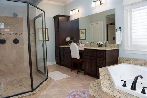 Bath - 2406 Ramond Ln, Bryant, AR 72022 photo 1 of 7