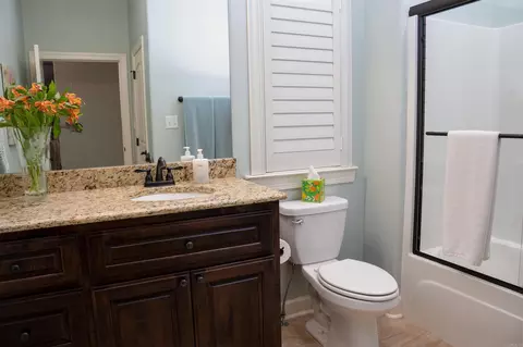 Bath - 2406 Ramond Ln, Bryant, AR 72022 photo 6 of 7