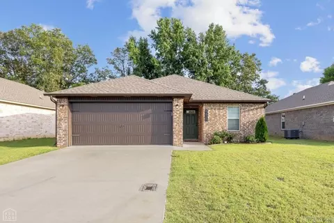 5621 Brookshire Dr, Jonesboro, AR 72401